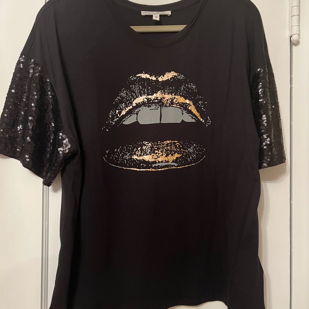 Women’s Express Graphic Tee